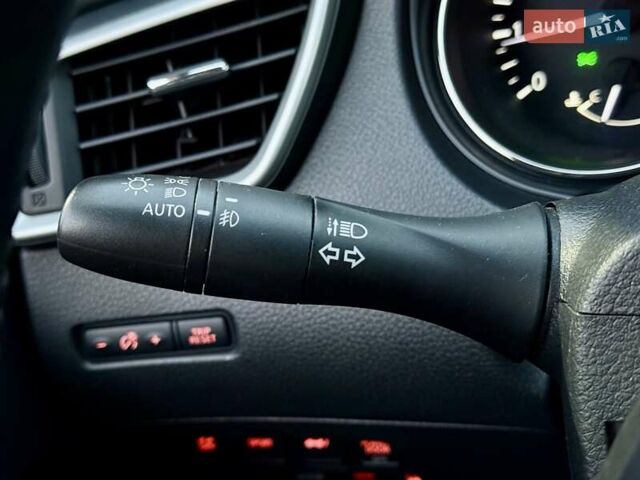 Серый Ниссан Rogue, объемом двигателя 2.5 л и пробегом 92 тыс. км за 14500 $, фото 20 на Automoto.ua