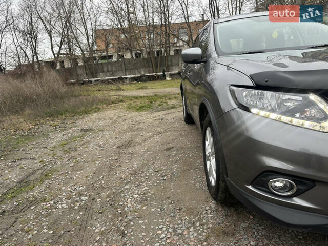 Сірий Ніссан Rogue, об'ємом двигуна 2.49 л та пробігом 135 тис. км за 12000 $, фото 16 на Automoto.ua