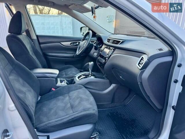 Серый Ниссан Rogue, объемом двигателя 2.5 л и пробегом 113 тыс. км за 13500 $, фото 22 на Automoto.ua