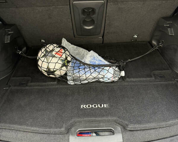 Серый Ниссан Rogue, объемом двигателя 2.49 л и пробегом 172 тыс. км за 13500 $, фото 10 на Automoto.ua