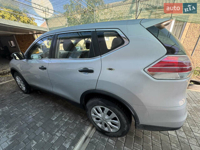 Серый Ниссан Rogue, объемом двигателя 2.49 л и пробегом 149 тыс. км за 11900 $, фото 3 на Automoto.ua