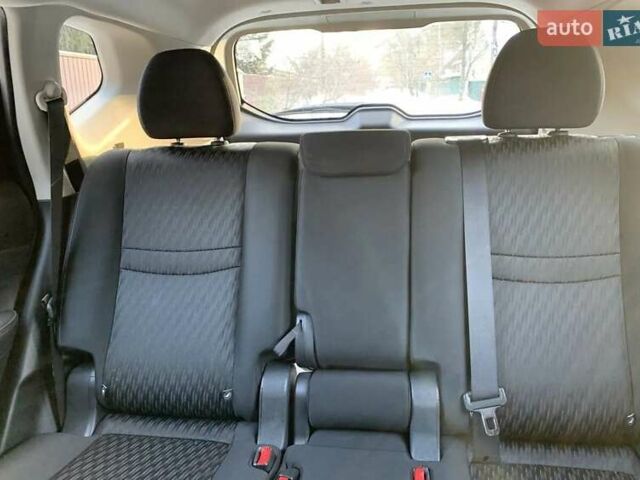 Ніссан Rogue 2016 у Тернополі на Automoto.ua Сірий Ніссан Rogue, об'ємом двигуна 2.5 л та пробігом 193 тис. км за 12350 $, фото 1 на Automoto.ua