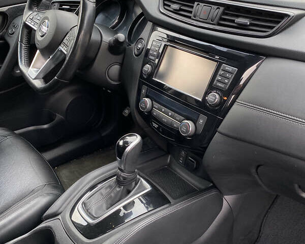 Серый Ниссан Rogue, объемом двигателя 2.49 л и пробегом 222 тыс. км за 15000 $, фото 9 на Automoto.ua