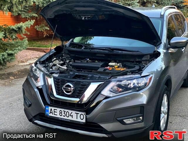 Серый Ниссан Rogue, объемом двигателя 2.5 л и пробегом 165 тыс. км за 13500 $, фото 12 на Automoto.ua