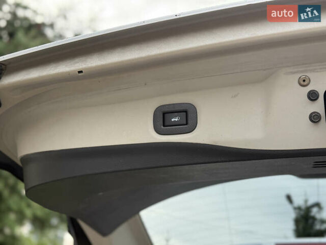 Серый Ниссан Rogue, объемом двигателя 2.5 л и пробегом 162 тыс. км за 12900 $, фото 21 на Automoto.ua