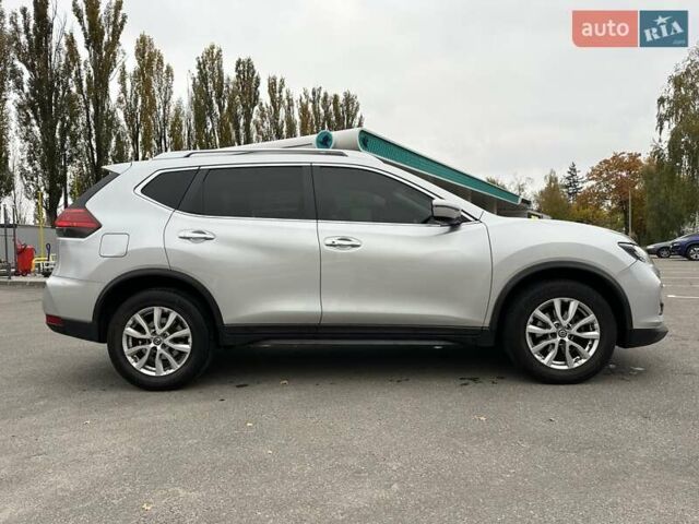 Серый Ниссан Rogue, объемом двигателя 2.49 л и пробегом 162 тыс. км за 11700 $, фото 3 на Automoto.ua