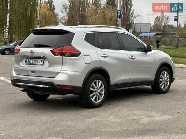 Серый Ниссан Rogue, объемом двигателя 2.49 л и пробегом 162 тыс. км за 11700 $, фото 4 на Automoto.ua