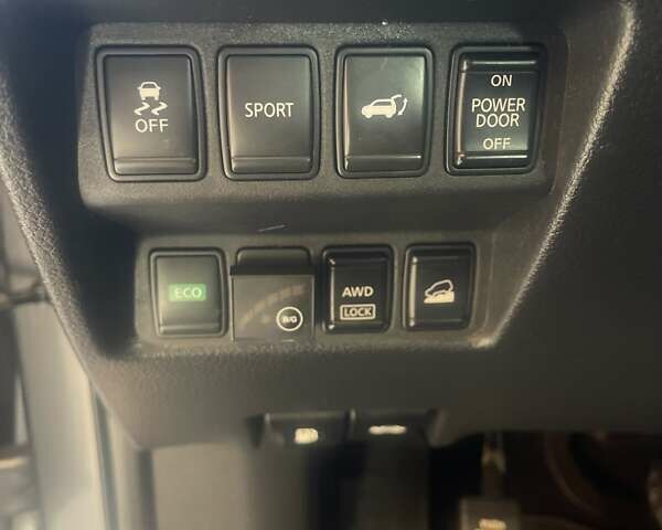 Серый Ниссан Rogue, объемом двигателя 2.49 л и пробегом 120 тыс. км за 13750 $, фото 1 на Automoto.ua