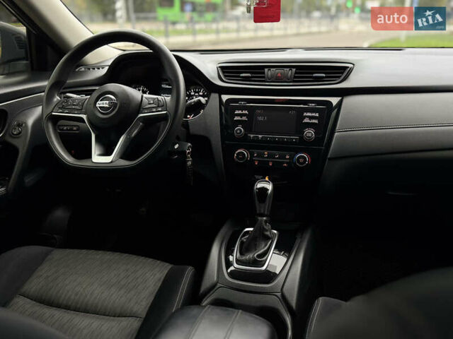 Серый Ниссан Rogue, объемом двигателя 2.49 л и пробегом 157 тыс. км за 13799 $, фото 12 на Automoto.ua