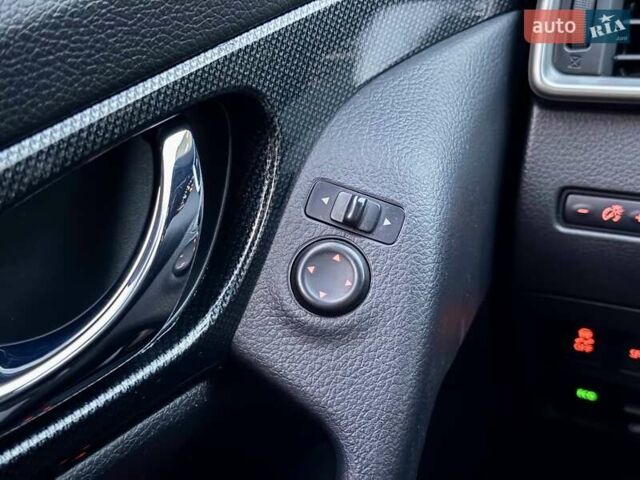 Серый Ниссан Rogue, объемом двигателя 2.5 л и пробегом 92 тыс. км за 14500 $, фото 23 на Automoto.ua