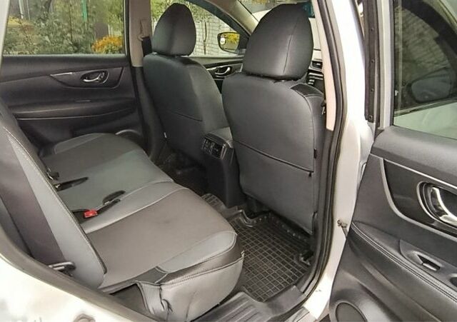 Сірий Ніссан Rogue, об'ємом двигуна 2.5 л та пробігом 130 тис. км за 16000 $, фото 5 на Automoto.ua