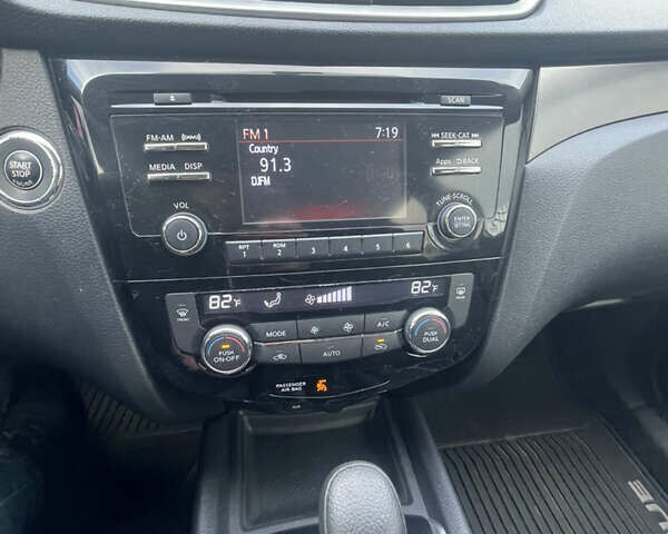 Сірий Ніссан Rogue, об'ємом двигуна 2.49 л та пробігом 148 тис. км за 13800 $, фото 10 на Automoto.ua