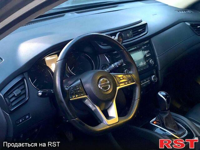 Серый Ниссан Rogue, объемом двигателя 2.5 л и пробегом 165 тыс. км за 13500 $, фото 11 на Automoto.ua