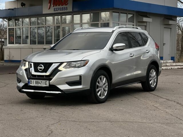 Серый Ниссан Rogue, объемом двигателя 2.5 л и пробегом 150 тыс. км за 13999 $, фото 3 на Automoto.ua