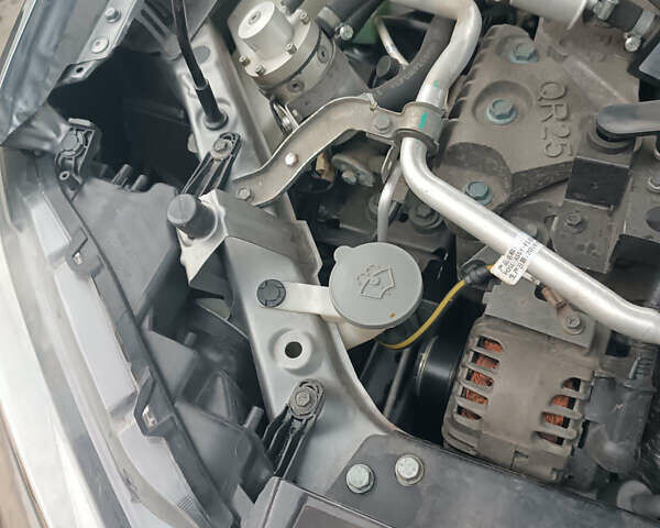 Серый Ниссан Rogue, объемом двигателя 2.5 л и пробегом 137 тыс. км за 11550 $, фото 27 на Automoto.ua