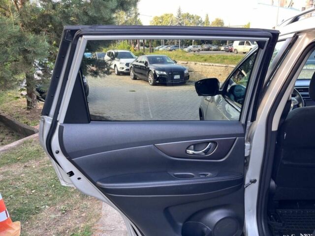 Серый Ниссан Rogue, объемом двигателя 2.5 л и пробегом 112 тыс. км за 12700 $, фото 15 на Automoto.ua