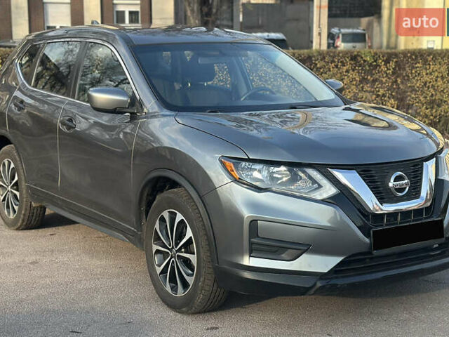 Серый Ниссан Rogue, объемом двигателя 2.49 л и пробегом 206 тыс. км за 12999 $, фото 5 на Automoto.ua