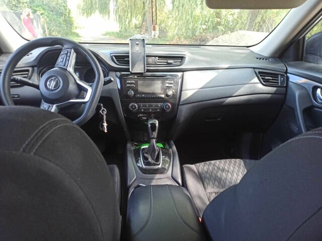 Сірий Ніссан Rogue, об'ємом двигуна 2.5 л та пробігом 160 тис. км за 12000 $, фото 3 на Automoto.ua