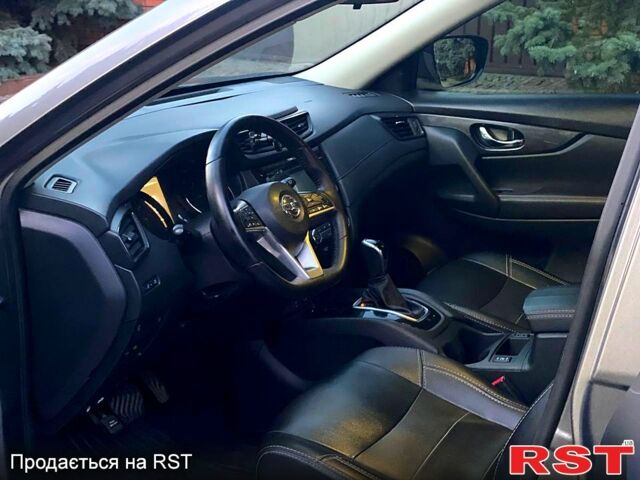 Серый Ниссан Rogue, объемом двигателя 2.5 л и пробегом 165 тыс. км за 13500 $, фото 9 на Automoto.ua