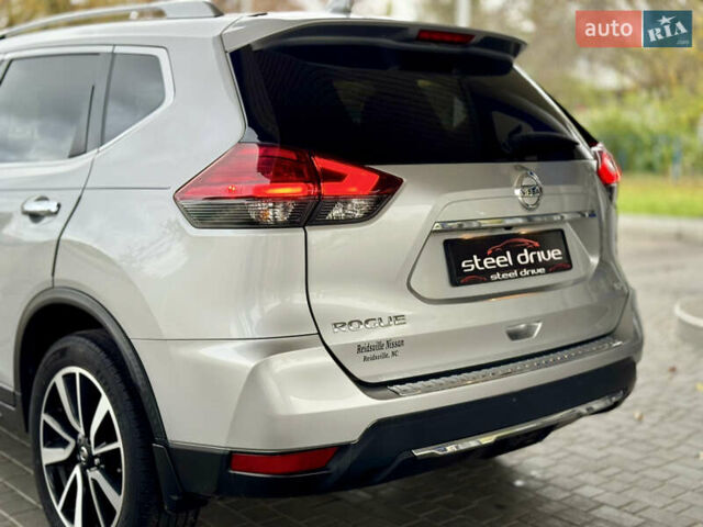 Серый Ниссан Rogue, объемом двигателя 2.49 л и пробегом 157 тыс. км за 13799 $, фото 7 на Automoto.ua