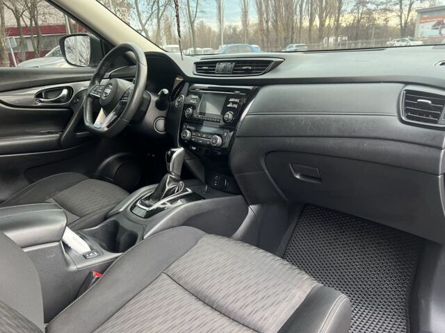 Серый Ниссан Rogue, объемом двигателя 2.5 л и пробегом 150 тыс. км за 13999 $, фото 12 на Automoto.ua