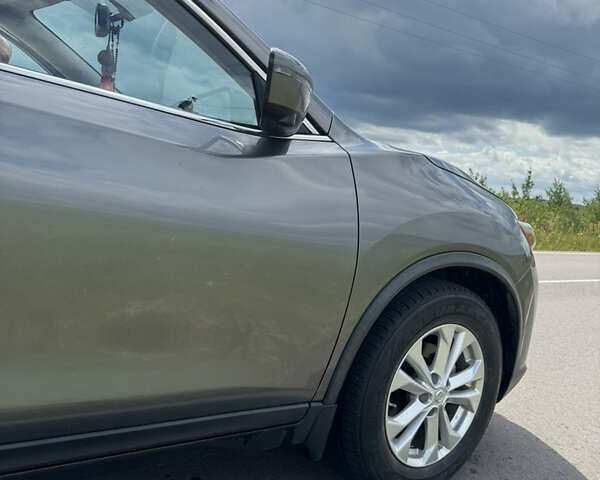 Серый Ниссан Rogue, объемом двигателя 2.49 л и пробегом 122 тыс. км за 14000 $, фото 20 на Automoto.ua