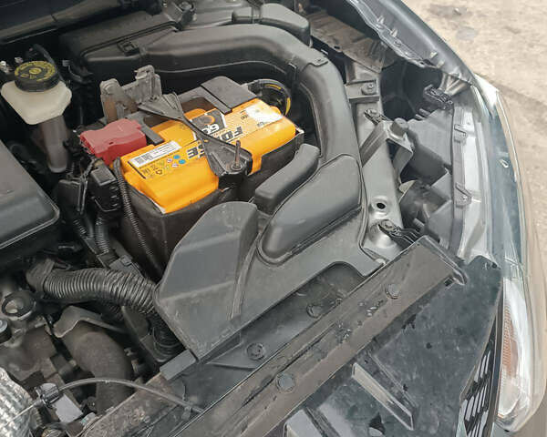 Серый Ниссан Rogue, объемом двигателя 2.5 л и пробегом 137 тыс. км за 11550 $, фото 25 на Automoto.ua