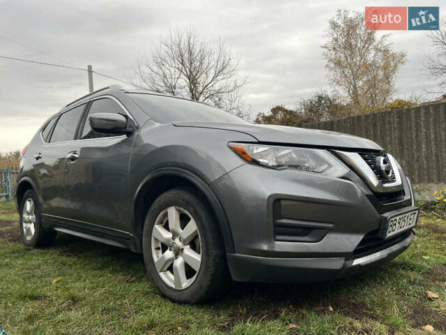 Серый Ниссан Rogue, объемом двигателя 2.49 л и пробегом 170 тыс. км за 16000 $, фото 2 на Automoto.ua