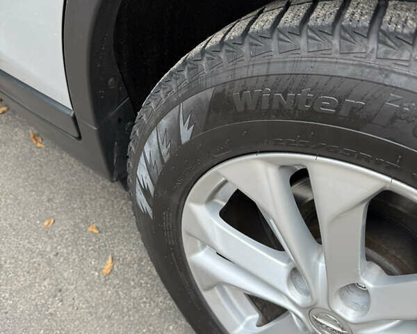 Серый Ниссан Rogue, объемом двигателя 2.49 л и пробегом 172 тыс. км за 13500 $, фото 14 на Automoto.ua