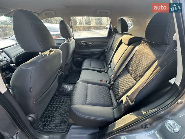 Серый Ниссан Rogue, объемом двигателя 2.49 л и пробегом 206 тыс. км за 12999 $, фото 16 на Automoto.ua