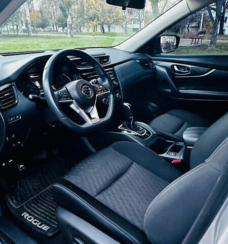 Серый Ниссан Rogue, объемом двигателя 2.49 л и пробегом 190 тыс. км за 12200 $, фото 12 на Automoto.ua
