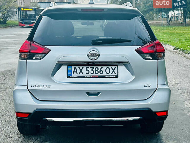 Серый Ниссан Rogue, объемом двигателя 2.49 л и пробегом 190 тыс. км за 12200 $, фото 2 на Automoto.ua