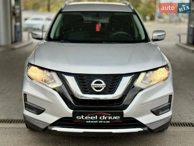 Серый Ниссан Rogue, объемом двигателя 2.49 л и пробегом 157 тыс. км за 13799 $, фото 2 на Automoto.ua