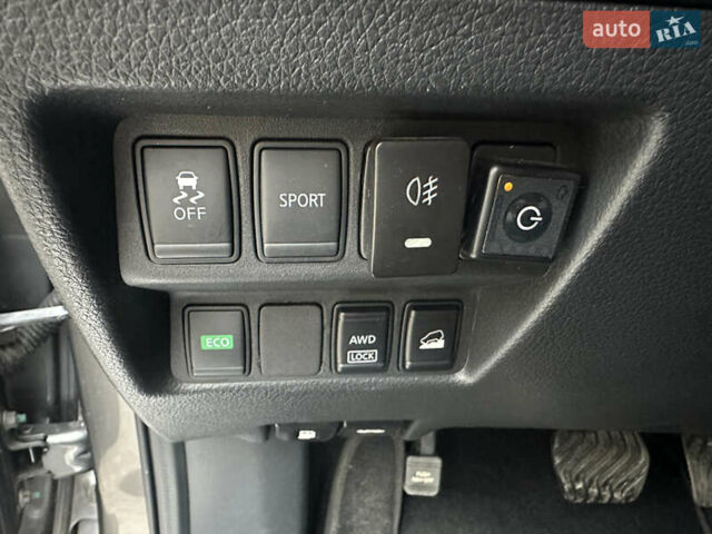 Сірий Ніссан Rogue, об'ємом двигуна 2.49 л та пробігом 135 тис. км за 12000 $, фото 7 на Automoto.ua