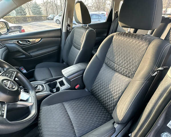 Серый Ниссан Rogue, объемом двигателя 2.49 л и пробегом 206 тыс. км за 12999 $, фото 23 на Automoto.ua