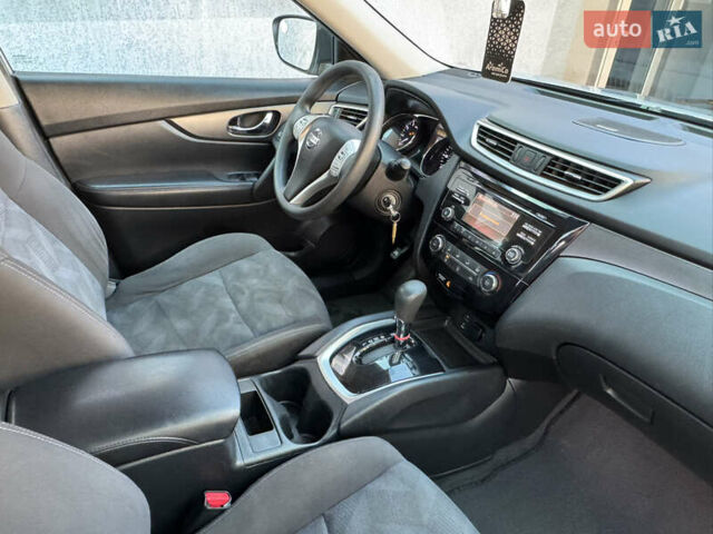 Серый Ниссан Rogue, объемом двигателя 2.49 л и пробегом 149 тыс. км за 11900 $, фото 8 на Automoto.ua