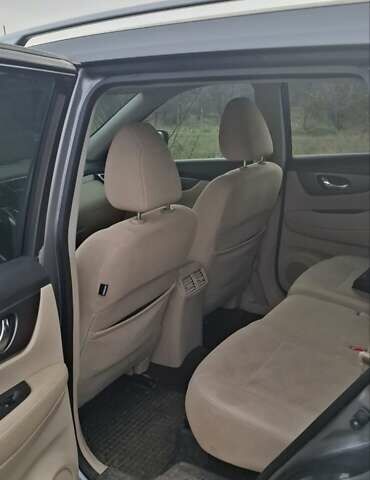 Серый Ниссан Rogue, объемом двигателя 2.5 л и пробегом 112 тыс. км за 12500 $, фото 5 на Automoto.ua