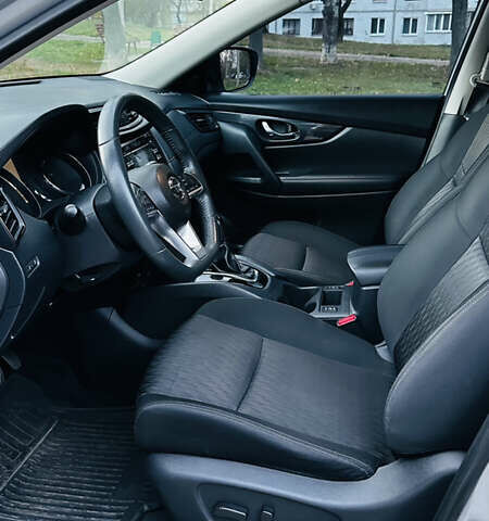 Серый Ниссан Rogue, объемом двигателя 2.49 л и пробегом 190 тыс. км за 12200 $, фото 10 на Automoto.ua