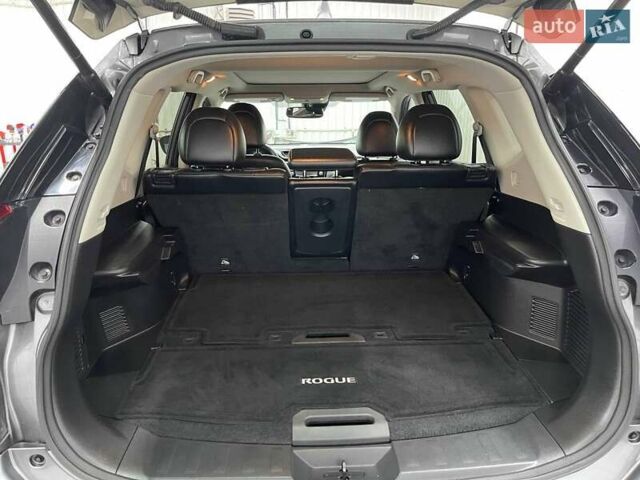 Серый Ниссан Rogue, объемом двигателя 2.49 л и пробегом 140 тыс. км за 16500 $, фото 12 на Automoto.ua