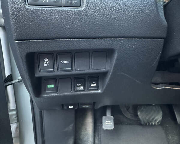 Серый Ниссан Rogue, объемом двигателя 2.49 л и пробегом 149 тыс. км за 11900 $, фото 12 на Automoto.ua