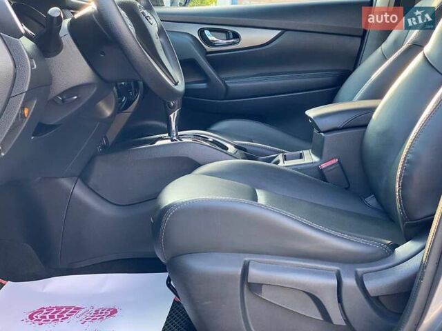 Серый Ниссан Rogue, объемом двигателя 2.49 л и пробегом 127 тыс. км за 13000 $, фото 10 на Automoto.ua