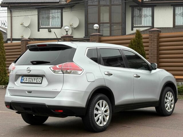 Серый Ниссан Rogue, объемом двигателя 2.5 л и пробегом 185 тыс. км за 12700 $, фото 11 на Automoto.ua