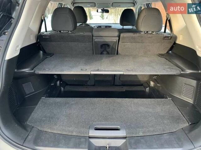 Ніссан Rogue 2016 у Тернополі на Automoto.ua Сірий Ніссан Rogue, об'ємом двигуна 2.5 л та пробігом 193 тис. км за 12350 $, фото 5 на Automoto.ua