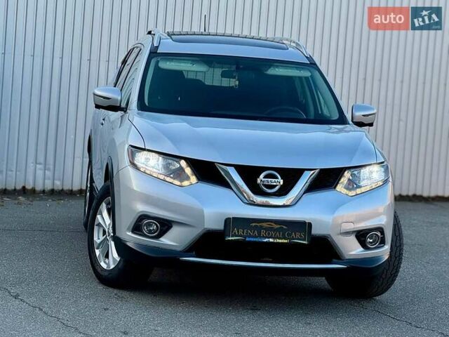 Серый Ниссан Rogue, объемом двигателя 2.5 л и пробегом 113 тыс. км за 13500 $, фото 3 на Automoto.ua
