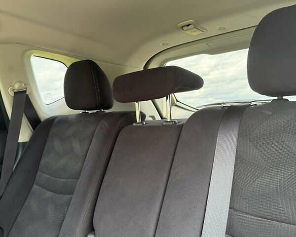 Серый Ниссан Rogue, объемом двигателя 2.49 л и пробегом 122 тыс. км за 14000 $, фото 18 на Automoto.ua