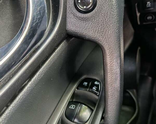 Сірий Ніссан Rogue, об'ємом двигуна 2.5 л та пробігом 170 тис. км за 12800 $, фото 32 на Automoto.ua