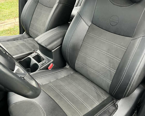 Серый Ниссан Rogue, объемом двигателя 2.49 л и пробегом 170 тыс. км за 16000 $, фото 7 на Automoto.ua