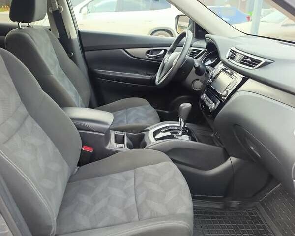 Серый Ниссан Rogue, объемом двигателя 2.49 л и пробегом 78 тыс. км за 13400 $, фото 8 на Automoto.ua