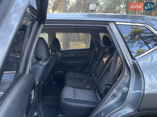 Серый Ниссан Rogue, объемом двигателя 2.5 л и пробегом 112 тыс. км за 13400 $, фото 11 на Automoto.ua