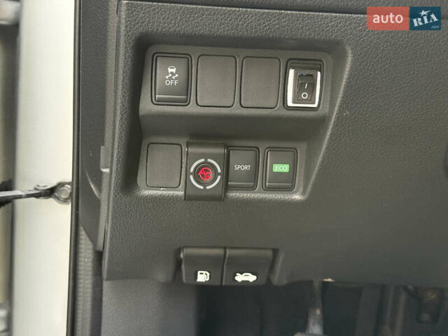 Серый Ниссан Rogue, объемом двигателя 2.5 л и пробегом 162 тыс. км за 12900 $, фото 31 на Automoto.ua